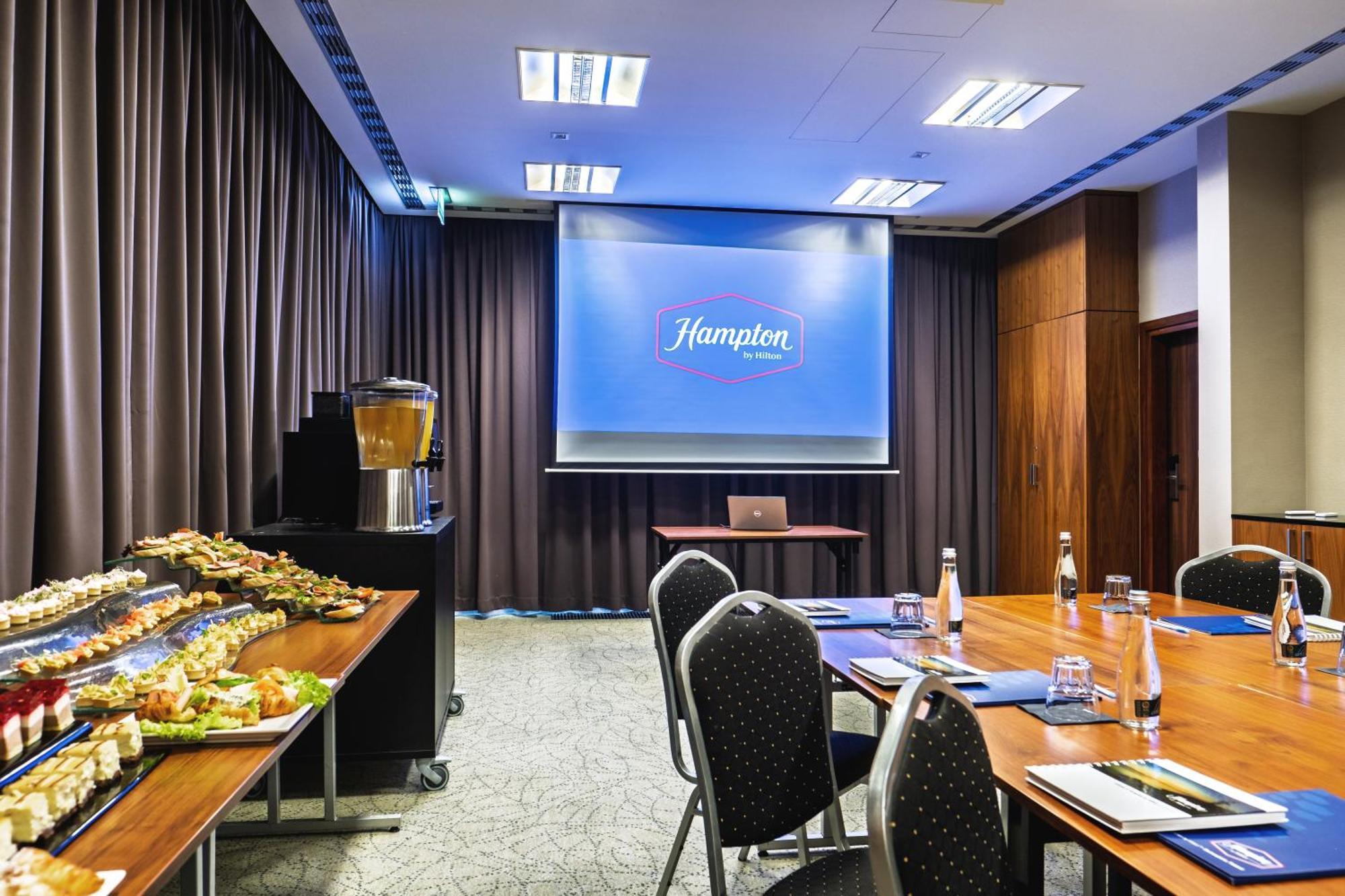 Hampton By Hilton Swinoujscie Hotel ภายนอก รูปภาพ
